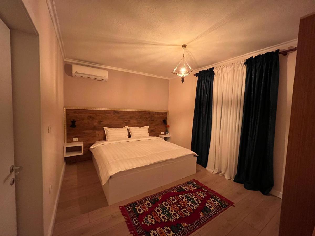 Chestnut Yard Villa Tirana Exterior photo